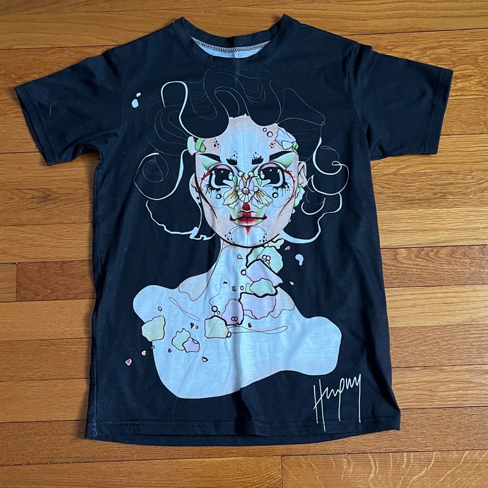 Isshehungry drag queen T-shirt, Size men’s XS, women’s S